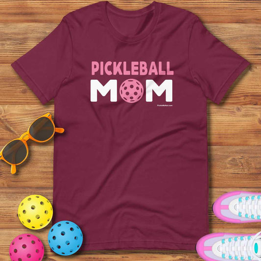 Funny Pickleball Pun: "Pickleball Mom", Womens Unisex T-Shirt